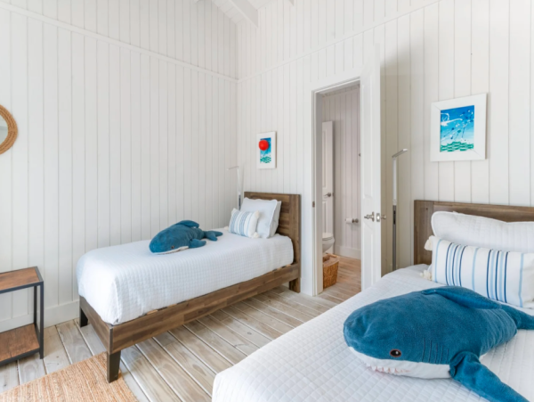 Luxurious 7-Bedroom Beachfront Retreat in Little Exuma, Bahamas